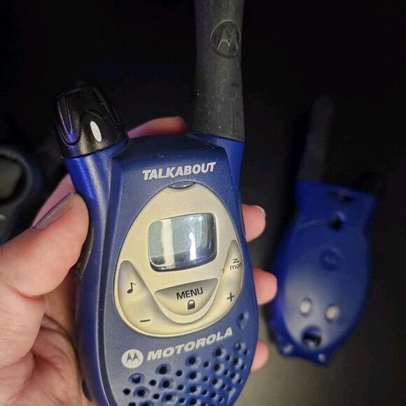 Lot of 3 Motorola Walkie Talkies - K7GSX900, Talkabout Two-Way Radios Set Blue - Picture 4 of 5